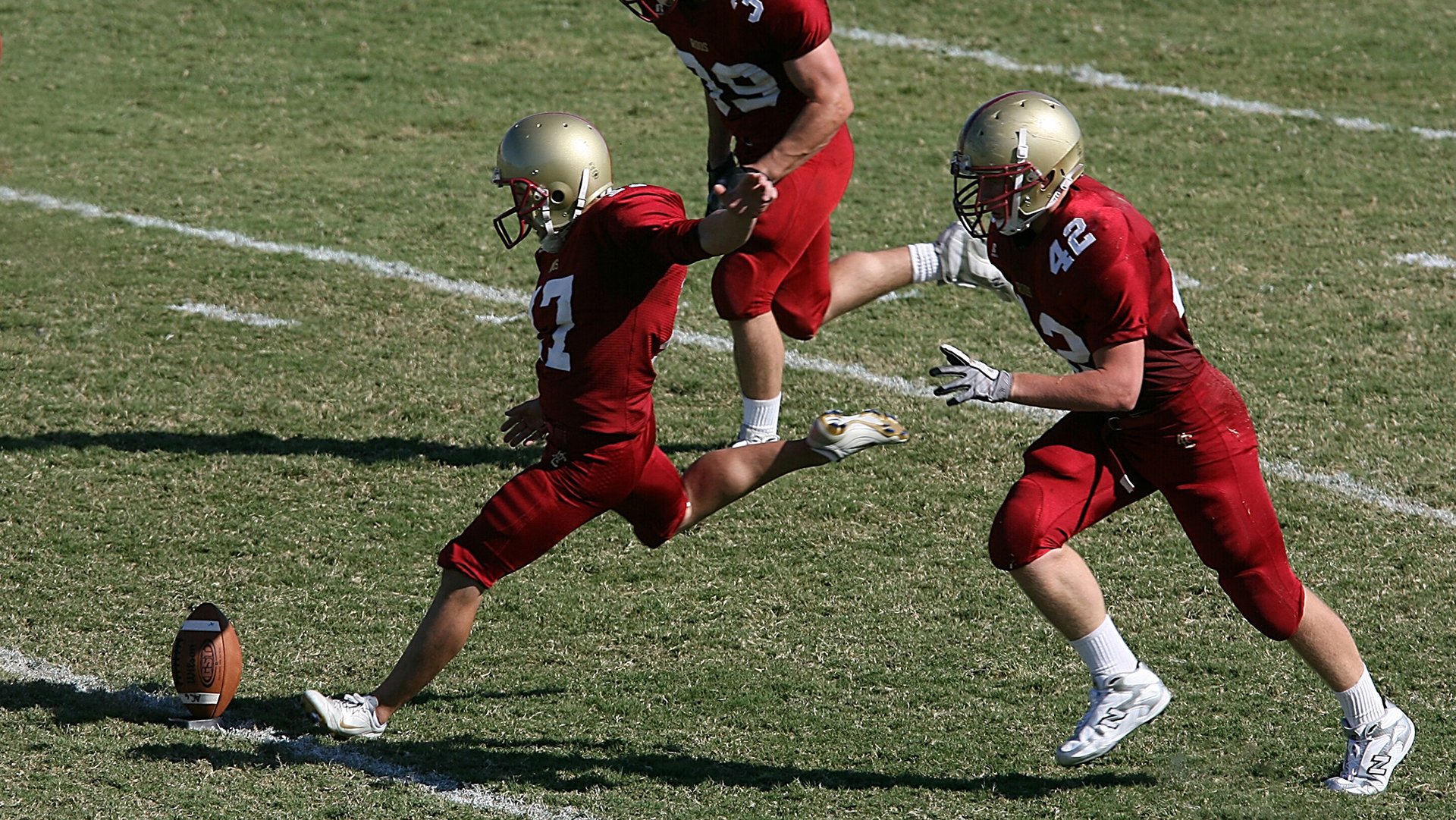 那不勒斯逆转瑞典,坎特在德甲争冠战接管比赛